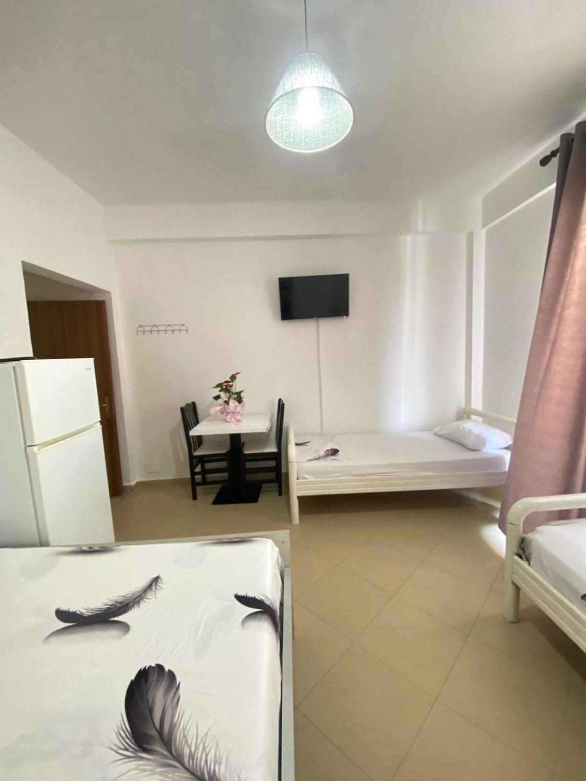Marra'S Rooms Durrës Exterior foto